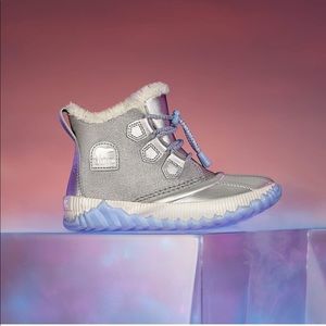 Disney x SOREL Youth Out ‘N About Plus–Frozen Boot